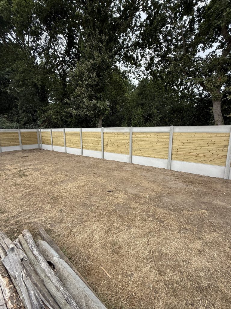 Littoral Construction, expert en aménagement extérieur à Saint-Hilaire-de-Riez et Commequiers : béton désactivé, béton poreux, pose de pavés pour sublimer vos extérieurs et vos clotures