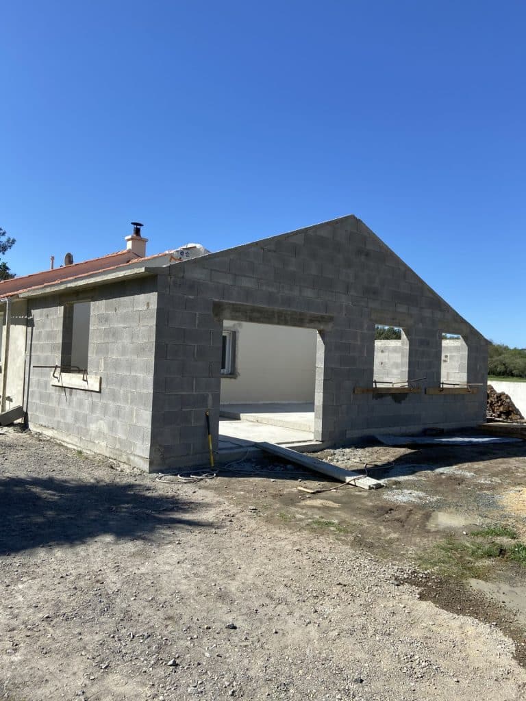 Littoral Construction, spécialiste de l’extension & rénovation de votre maison à Saint-Hilaire-de-Riez : agrandissement, surélévation et rénovation complète.