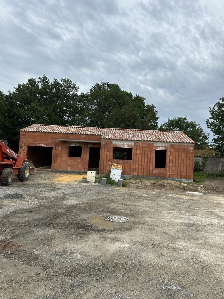 Littoral Construction, spécialiste de la construction neuve & maçonnerie à Saint-Hilaire-de-Riez : maisons, extensions et travaux sur mesure.